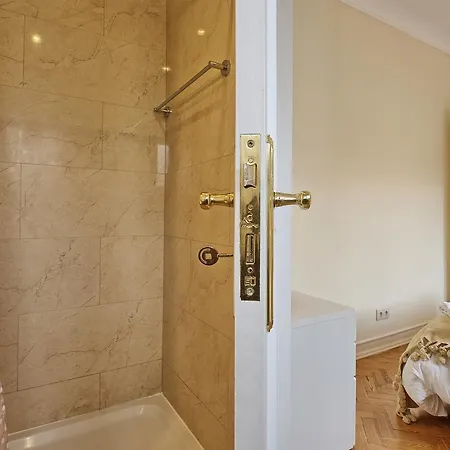 Almirante Floor / Almirante Reis Avenue * 리스본