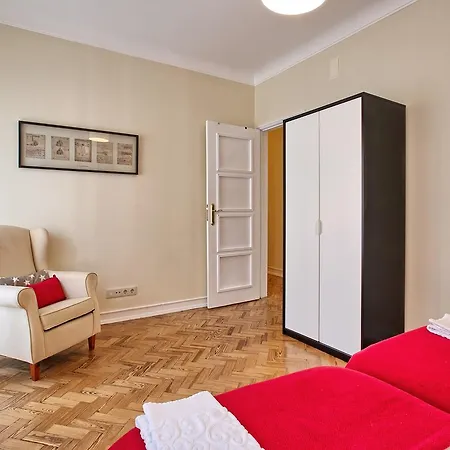 Appartement Almirante Floor / Almirante Reis Avenue