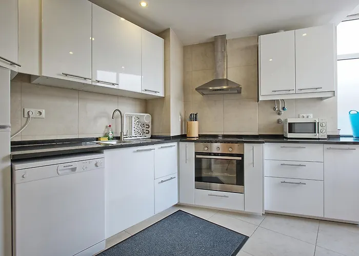 Almirante Floor / Almirante Reis Avenue アパート