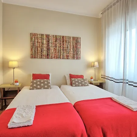 Almirante Floor / Almirante Reis Avenue * ליסבון